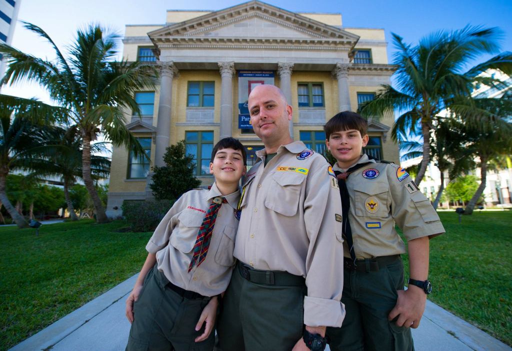 Eddie Stephens and family in front of the old historic Courthouse.